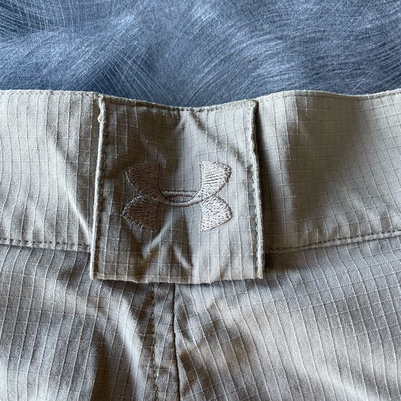Under Armour Mens Golf Shorts size 32R - Picture 2 of 6